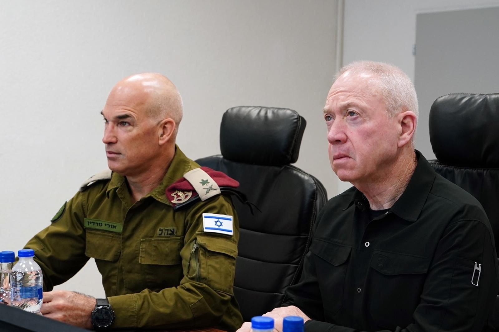 גלנט עם אלוף פיקוד צפון אורי גורדין. צילום: אריאל חרמוני, משרד הביטחון