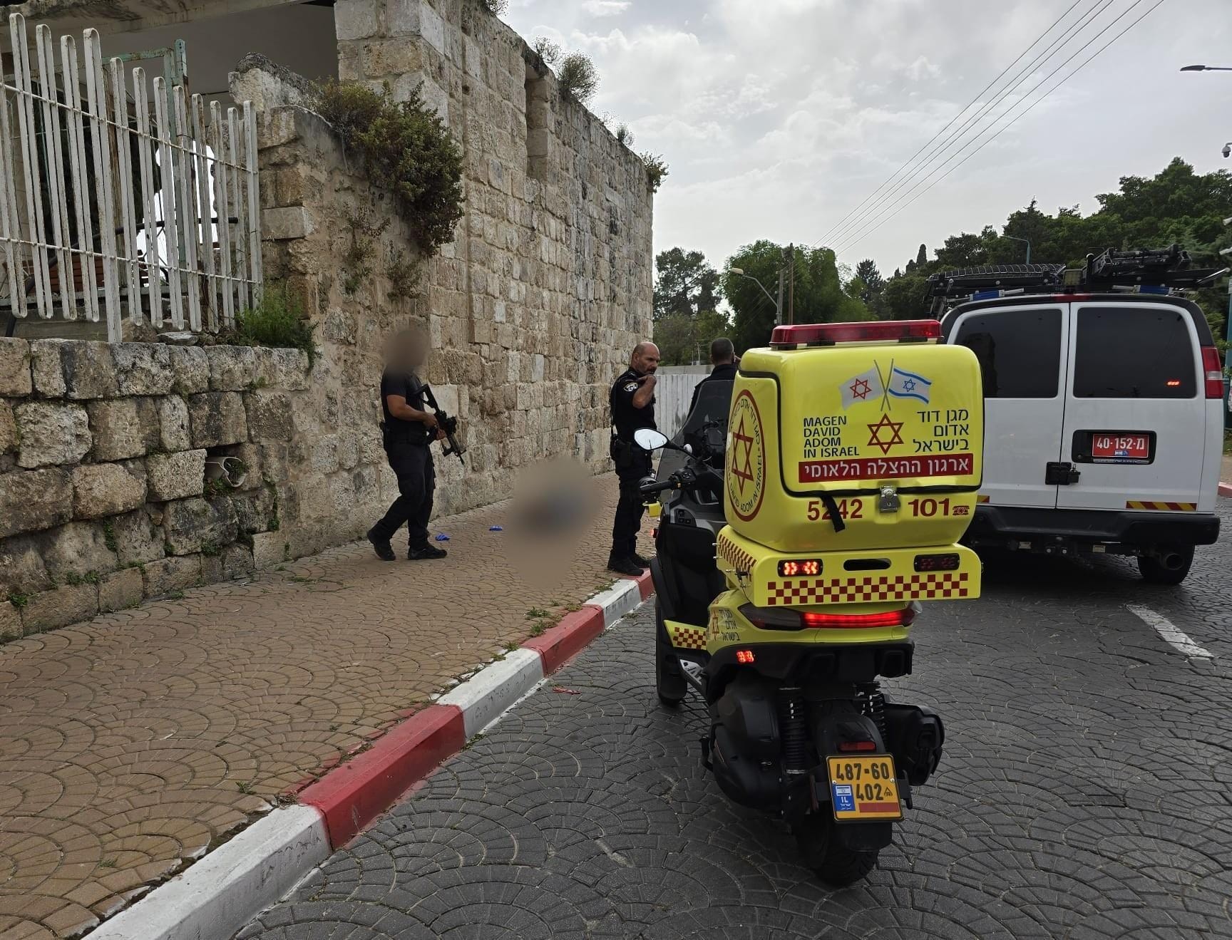 ראשוני: פיצוץ ברכב ברמלה, לכוד במקום