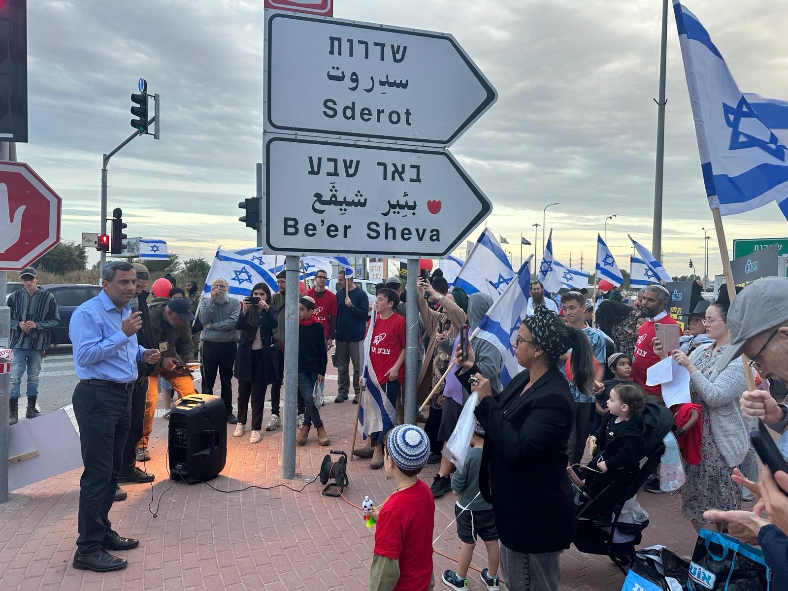ראש עיריית שדרות תוקף את נתניהו: "אסור לסיים את התמרון"