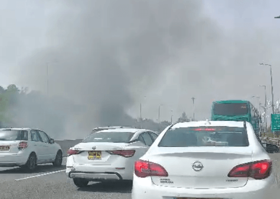 רכב עלה באש בכביש 1 לכיוון מזרח, עומסי תנועה כבדים במקום