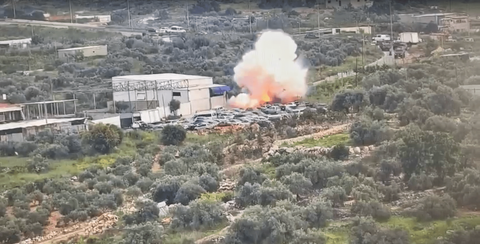 המרדף נמשך: כך פוצץ הרכב הממולכד של המחבל בשומרון | תיעוד