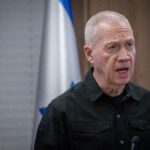 למרות עיתוי ההודעה של גנץ: גלנט עדיין לא גינה את הפרישה
