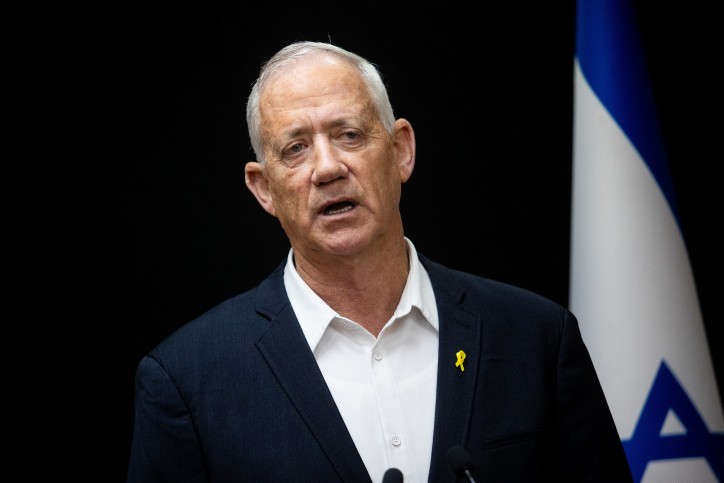 גנץ על הצהרת התובע בהאג: "זה יהיה פשע היסטורי שלא ימחה"
