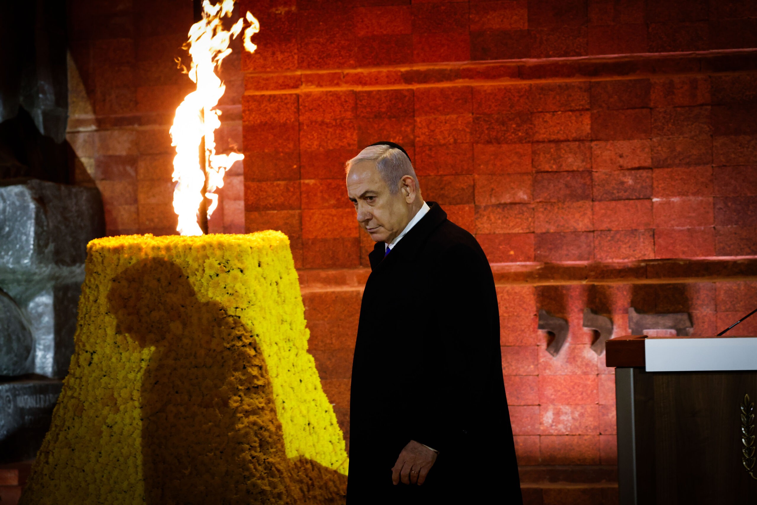 בשל חשד לרחפן בלתי מזוהה: רה"מ איחר לטקס הזיכרון