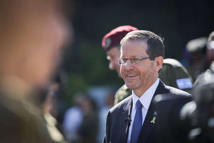 הנשיא בטקס לחיילים המצטיינים: אין גדולה ממצוות פדיון שבויים