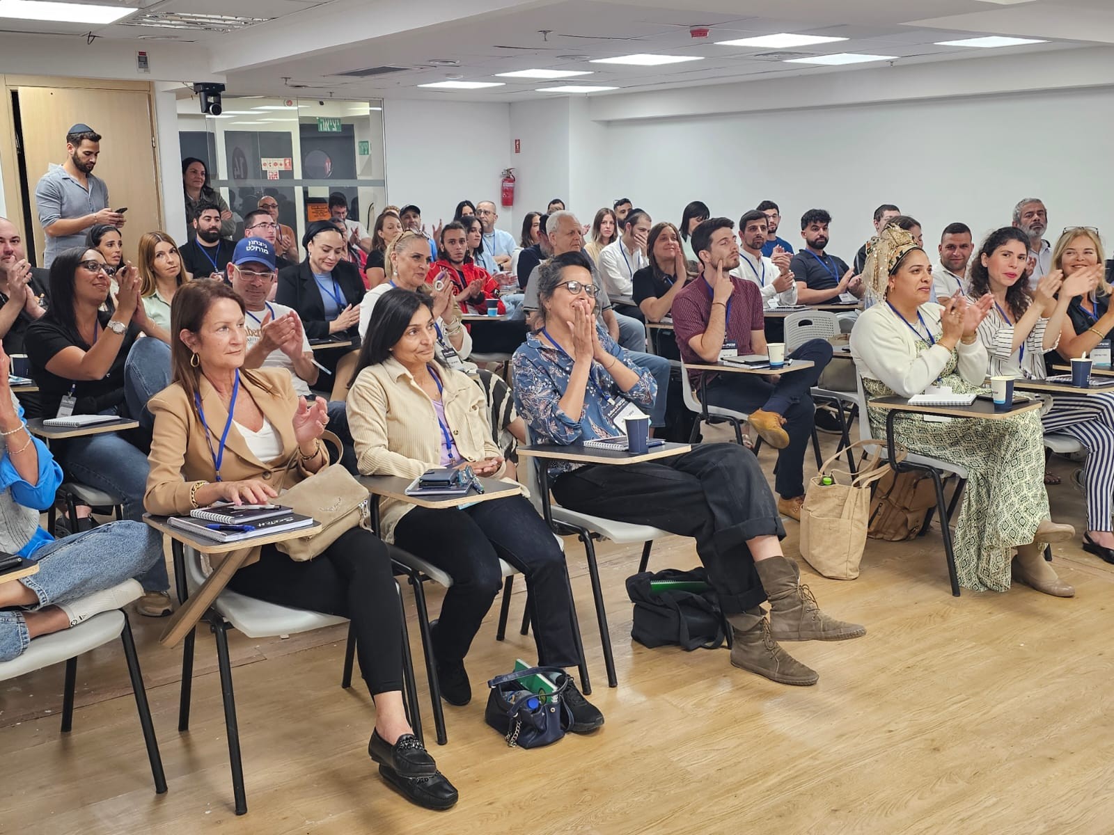התרגשות שיא: המחזור הרביעי של בית הספר לתקשורת "עכשיו 14" יצא לדרך!