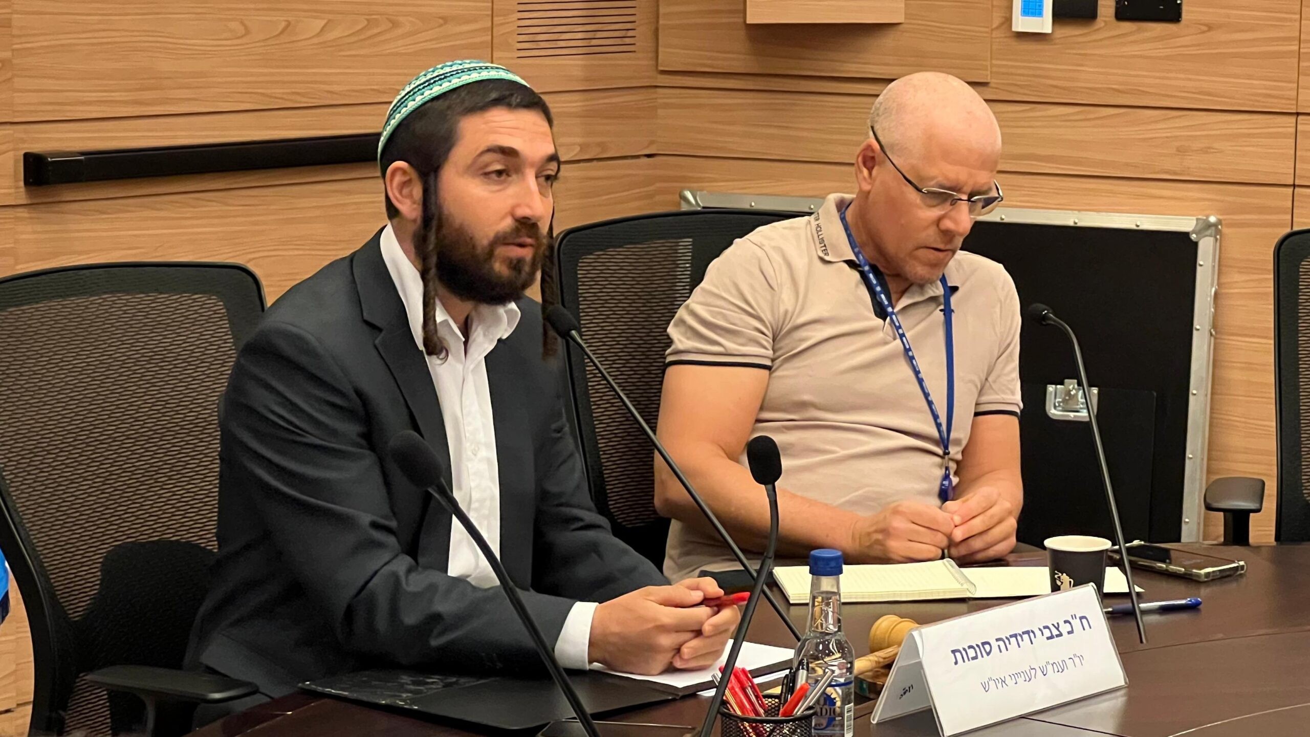 אלמוג כהן ימונה לתפקיד סגן שר, צבי סוכות יחזור לכנסת