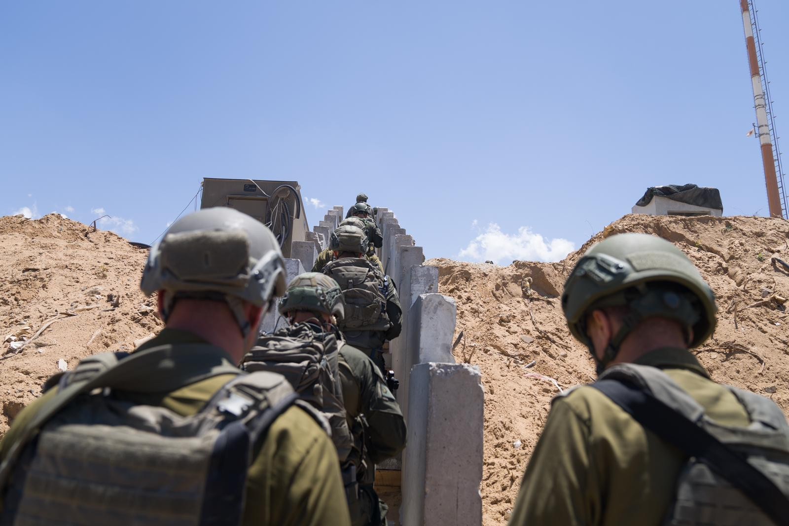 צה"ל נלחם בעוצמה ברצועת עזה, שדה התעופה ברפיח הופצץ