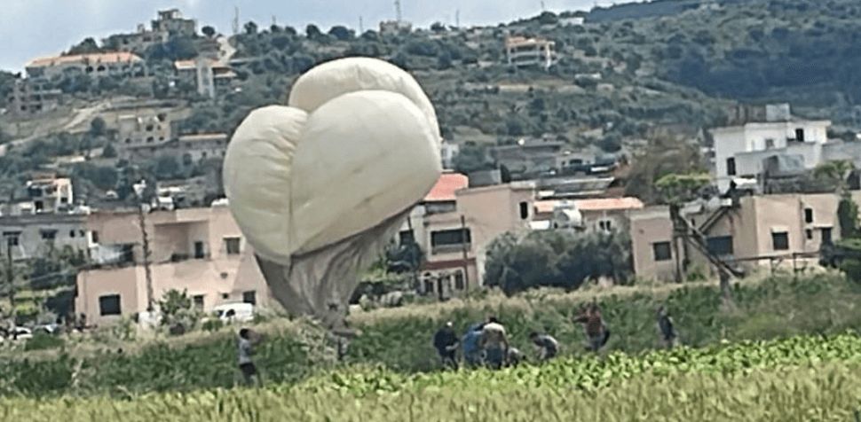 בלון התצפית של צה"ל שנפל בשטח לבנון | קרדיט: רשתות ערביות