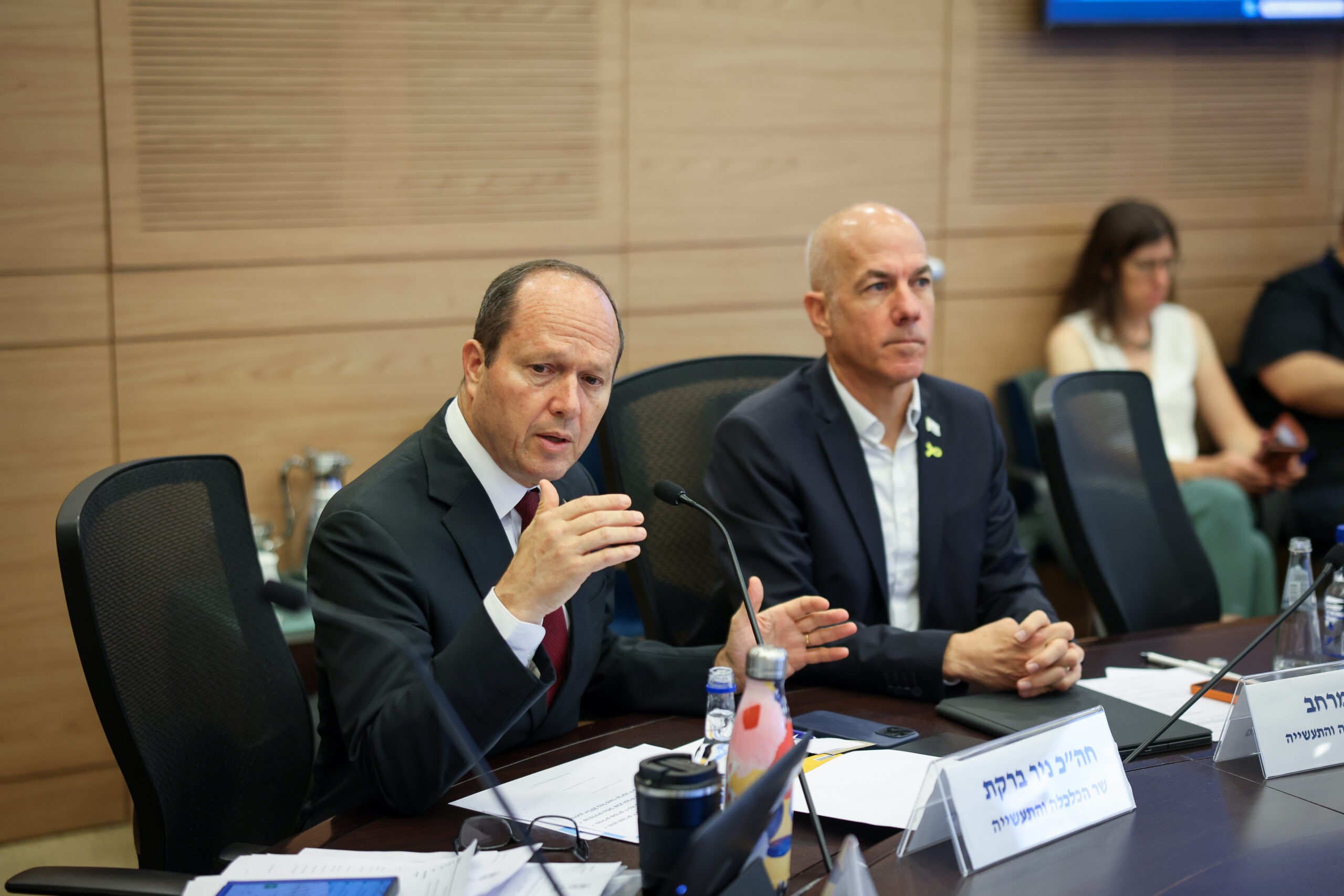 שר הכלכלה ניר ברקת בדיון בוועדה | צילום: נועם מושקוביץ, דוברות הכנסת