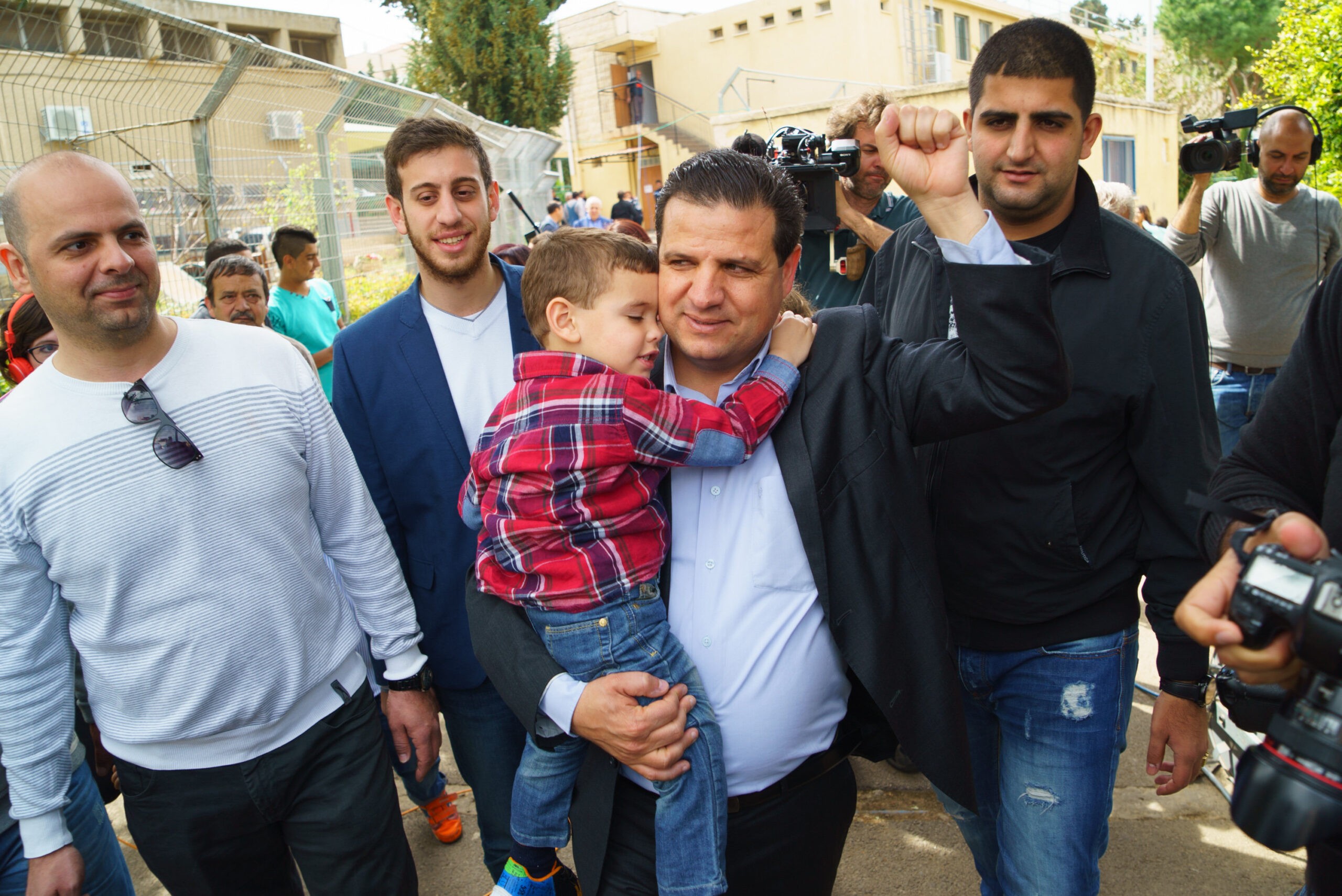 סקר חדשות 14: הציבור תומך בגיוס ערבים לשירות צבאי או לאומי