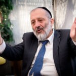 "חוק הרבנים" של דרעי חוזר, וזוכה לביקורת חריפה בליכוד