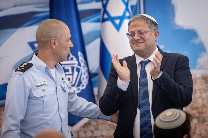 השר לביטחון לאומי איתמר בן גביר ונציב שב"ס קובי יעקובי | צילום: חיים גולדברג, פלאש 90