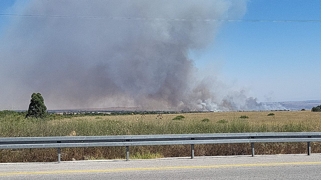 השריפות בקצרין בעקבות נפילות של רקטה | צילום: לפי סעיף 27 א' לחוק זכויות יוצרים