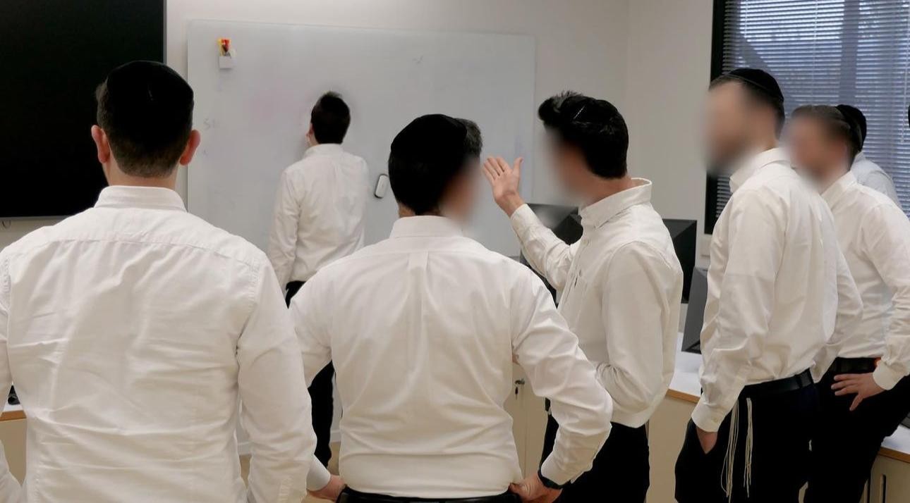 לא רק בצה״ל: בשב"כ פועלים לשילוב מאות חרדים בארגון