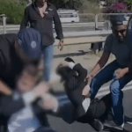 במקביל לדיון בבג"ץ: עשרות חרדים חוסמים את כביש 4 | צפו