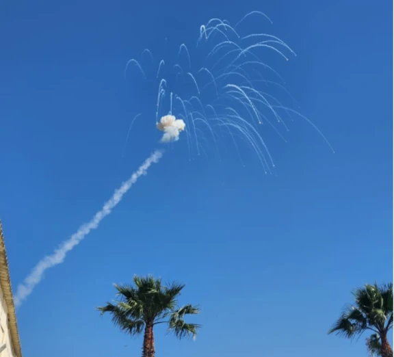 הצפון בוער: יירוטים מעל צפת, ללא אזעקות | צפו