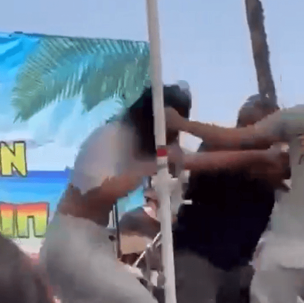 אגם בוחבוט הותקפה ע"י תלמיד במהלך הופעה בתיכון | צפו בתיעוד
