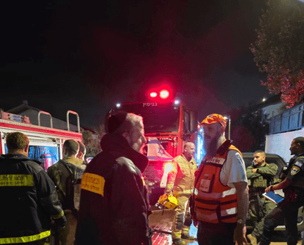 "ההורים הצילו את הילדים": 19 נפגעים בשריפה, אישה באורח אנוש
