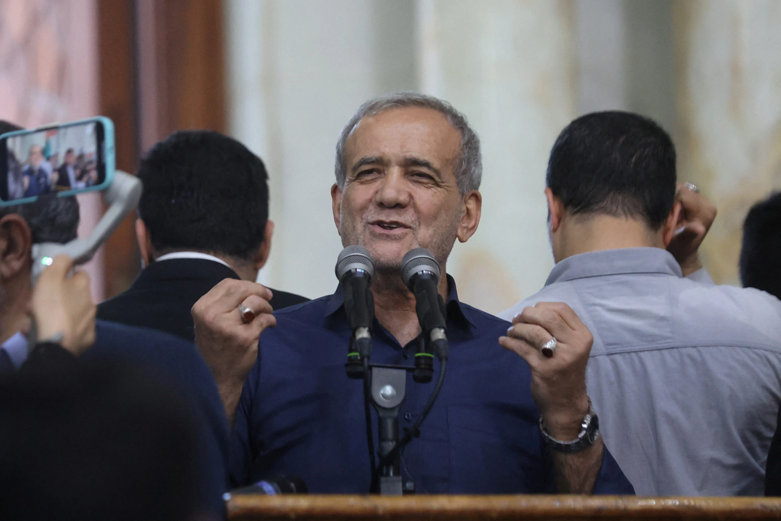 הציוץ המסתורי של נשיא איראן - במקביל לדיווחים על התפטרותו