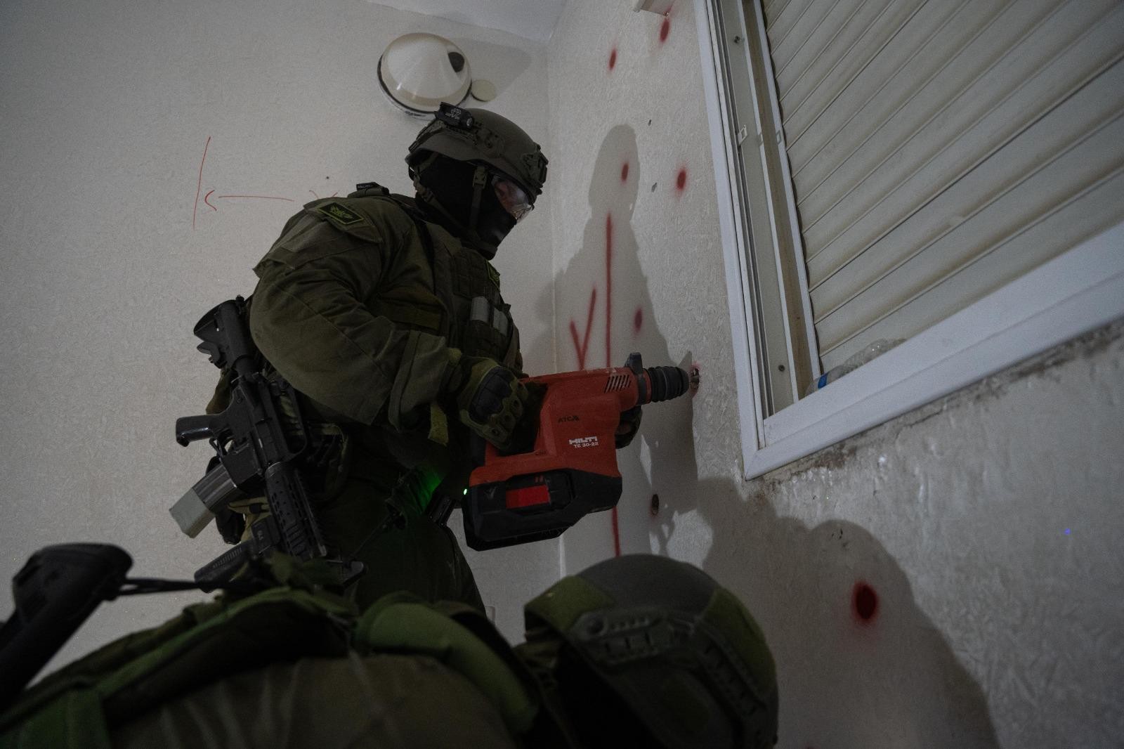 כוחות צה"ל הרסו את בית המחבל שביצע את הפיגוע בעלי | תיעוד