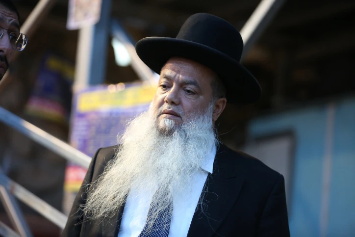 שוטרים עצרו את רכבו של הרב יגאל כהן - ואז התבררה הסיבה