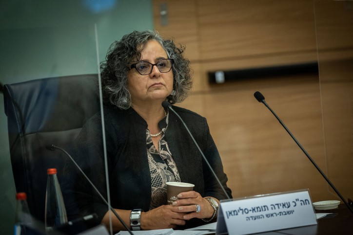 הח"כית הערבייה לאב שכול: "אתה חושב שיש לך זכות לפנות אלי?"