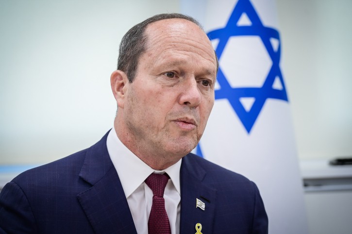 יו"ר הקואליציה נגד השר ברקת: "נעדר מהצבעות ללא אישור"