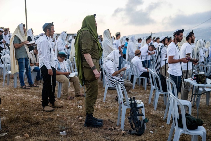 ביקורת על פוקס: לא אמר מילה על גדודי הטרור שהוקמו בתקופתו