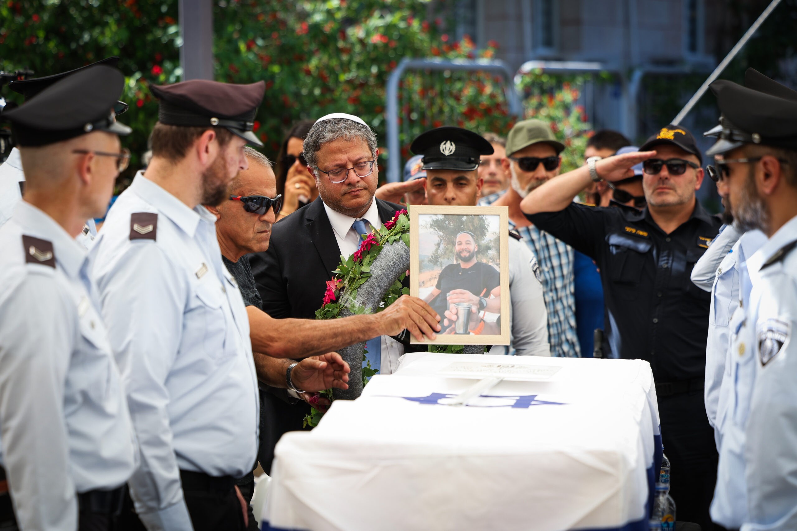 נציב שב"ס: רוצח הסוהר - מחבל, מדובר בפיגוע