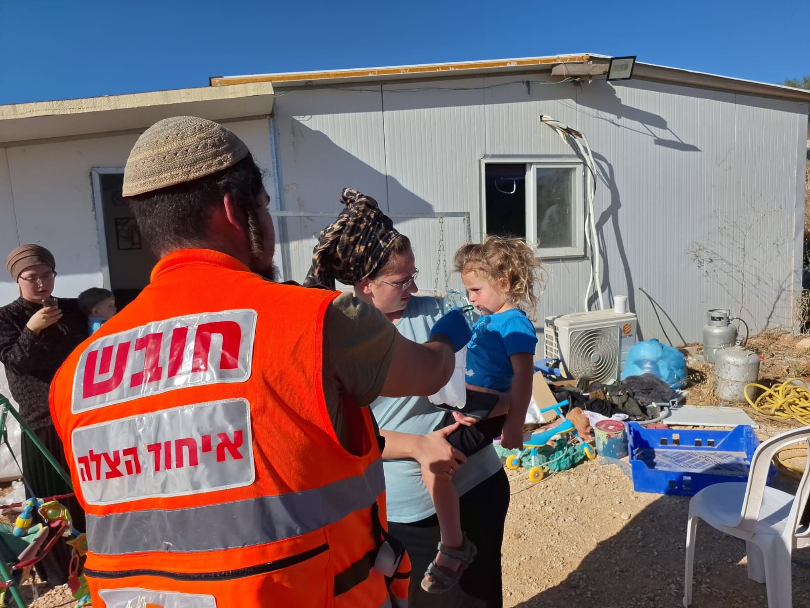 תיעוד קשה מעוז ציון: שוטרי מג"ב השליכו רימון לתוך בית משפחה