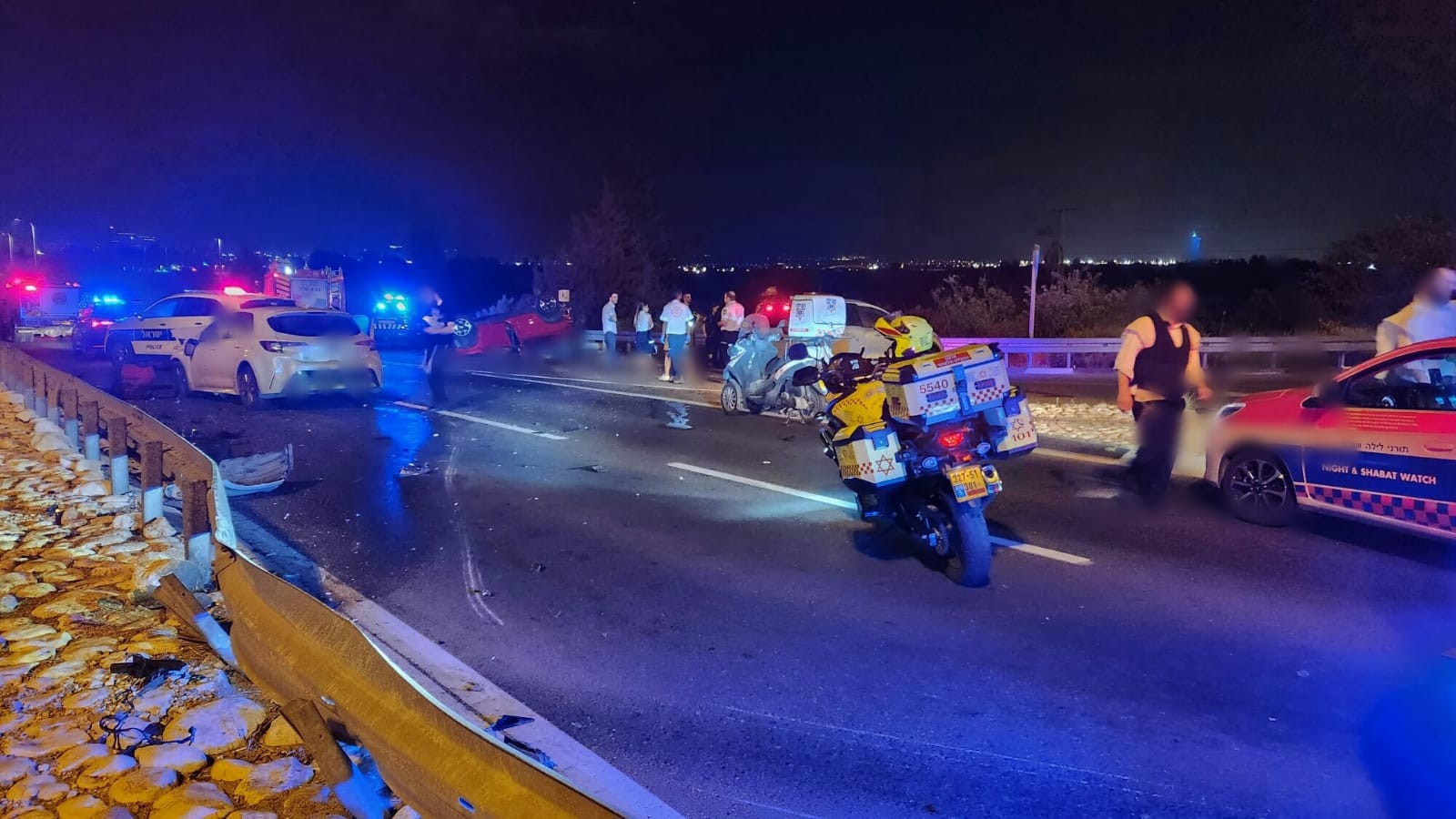 תאונת דרכים קטלנית סמוך לבית דגן | צילום: תיעוד מבצעי מד"א.