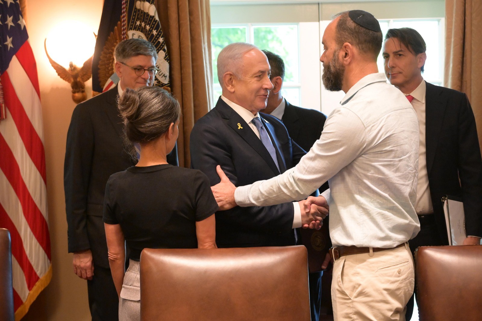 בשעה זו: נתניהו וביידן נפגשים עם משפחות החטופים האמריקאים