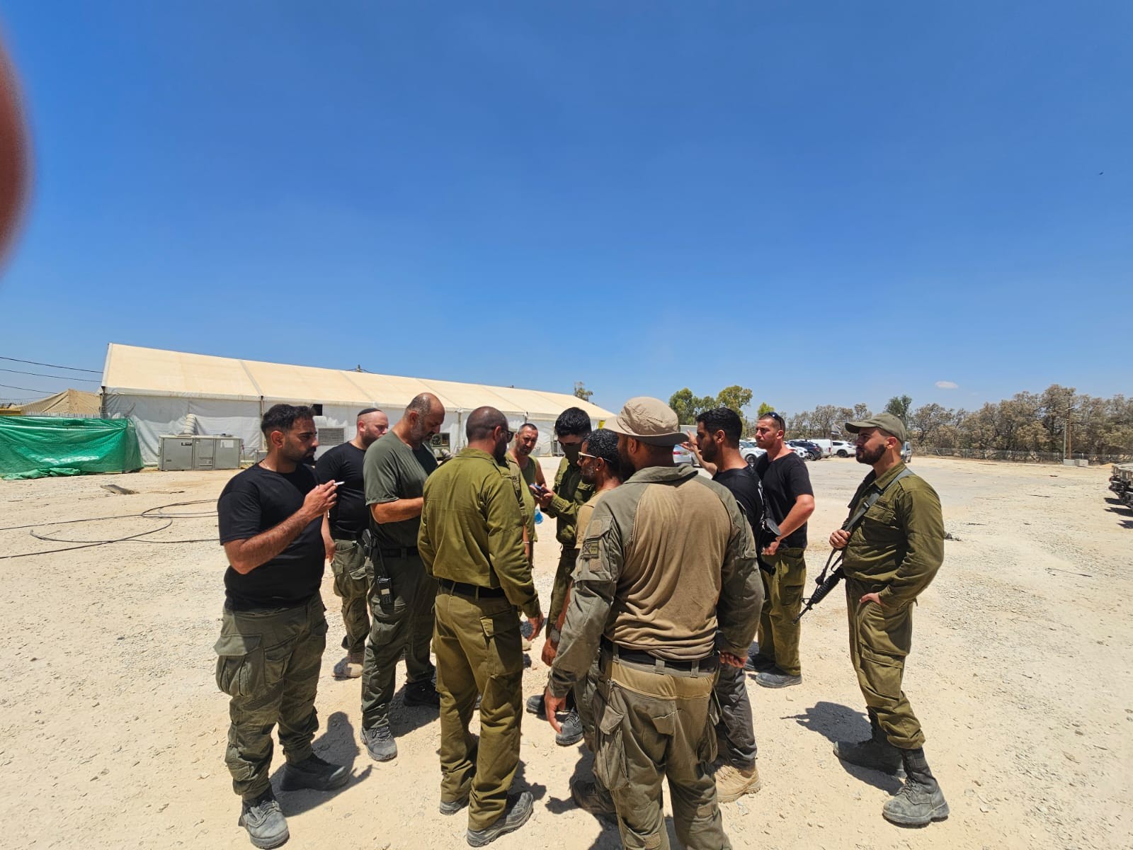 מצ"ח פשטה על מתקן הכליאה בשדה תימן - החיילים מתבצרים