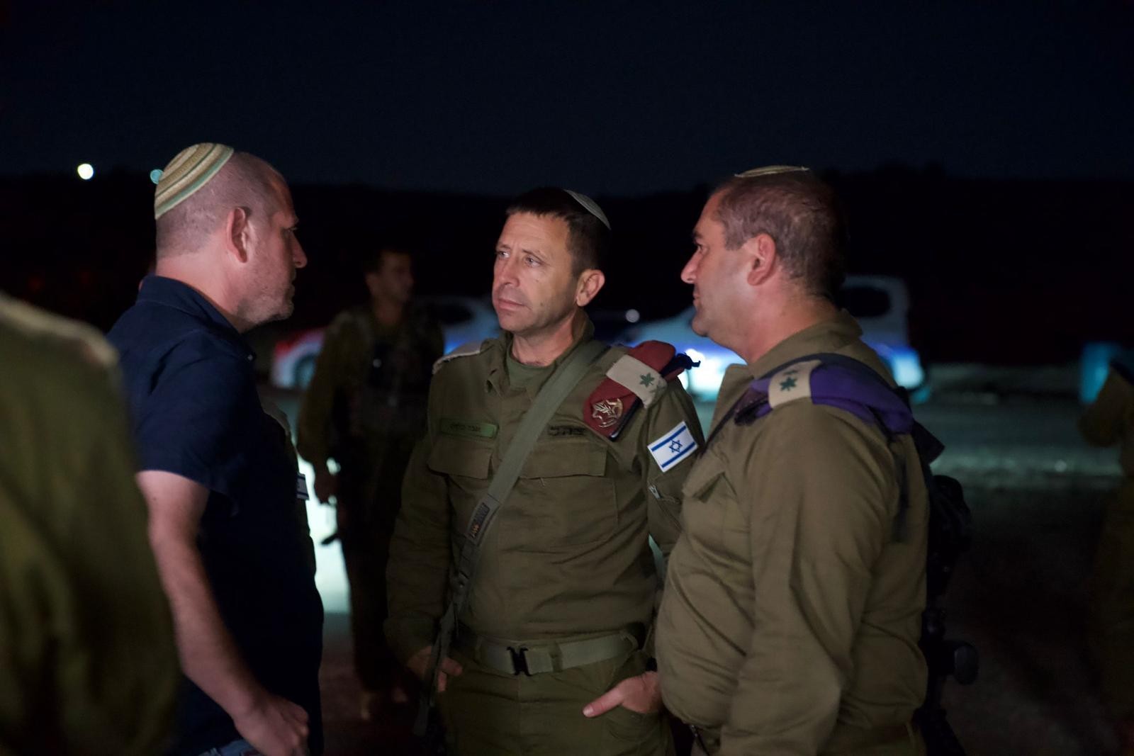 הפיגוע בשומרון: כוחות רבים של צה"ל ממשיכים במרדף אחר המחבל