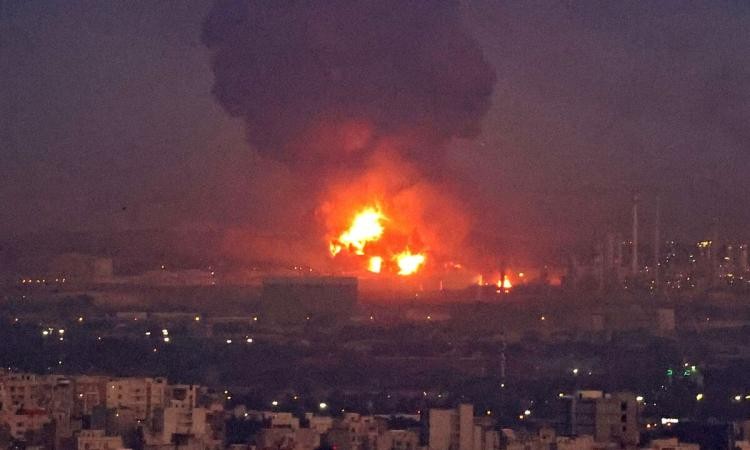 ביירות על האש: לילה של תקיפות חריגות פיצוצים עזים והרס