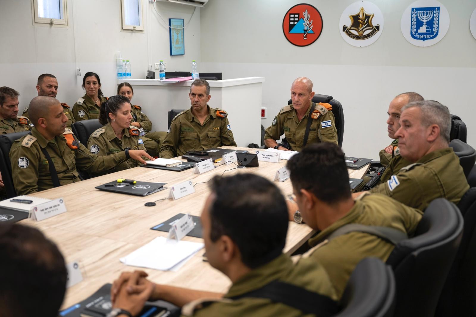 האלוף מילוא יחד עם ראשי המטות בפיקוד העורף | צילום: דובר צה"ל