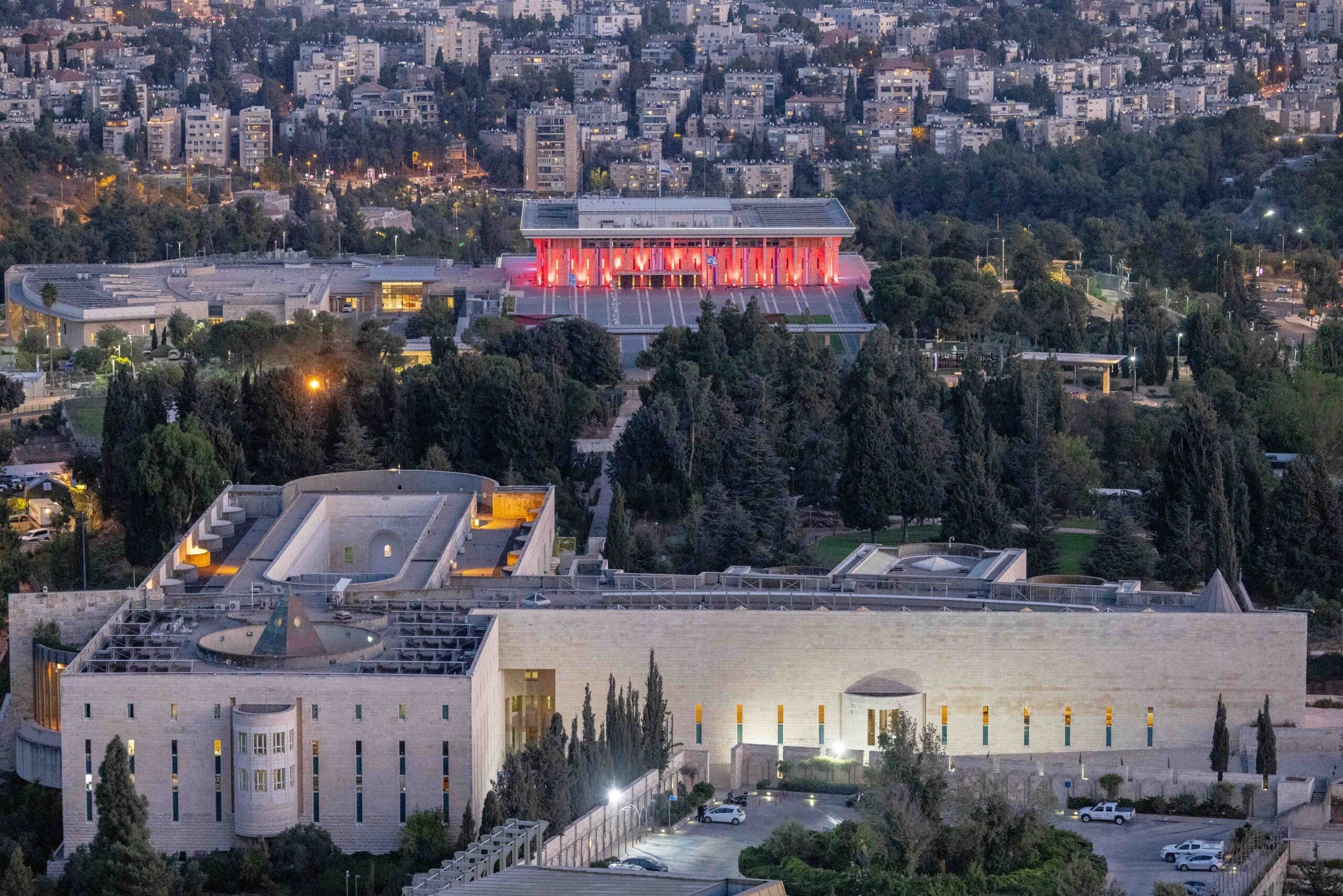 משפחות חטופים לבג"ץ: בטל את השביתה הפוליטית של ההסתדרות