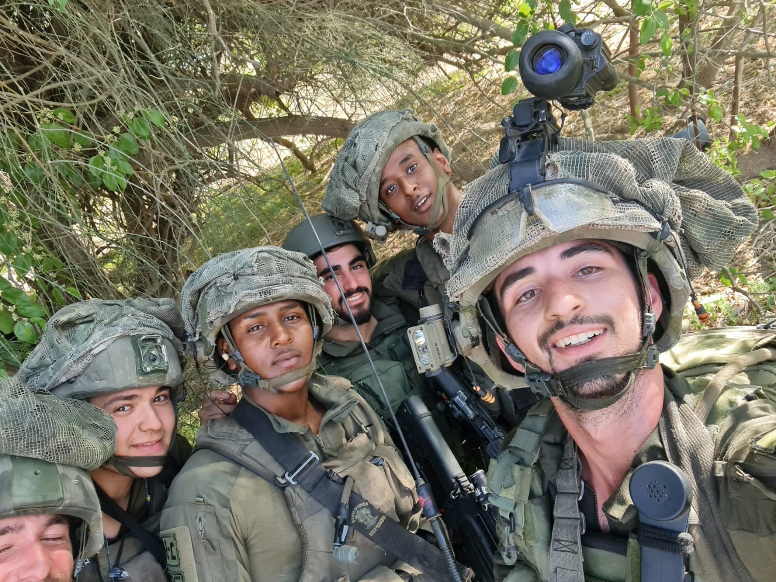 האב השכול חושף: הסיפור המרגש מאחורי תמונתו האחרונה של הלוחם