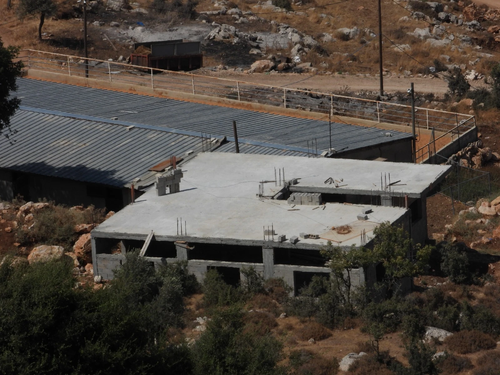 איום בטחוני חדש: בנייה פלשתינית בלתי חוקית בצמוד לבסיס צבאי