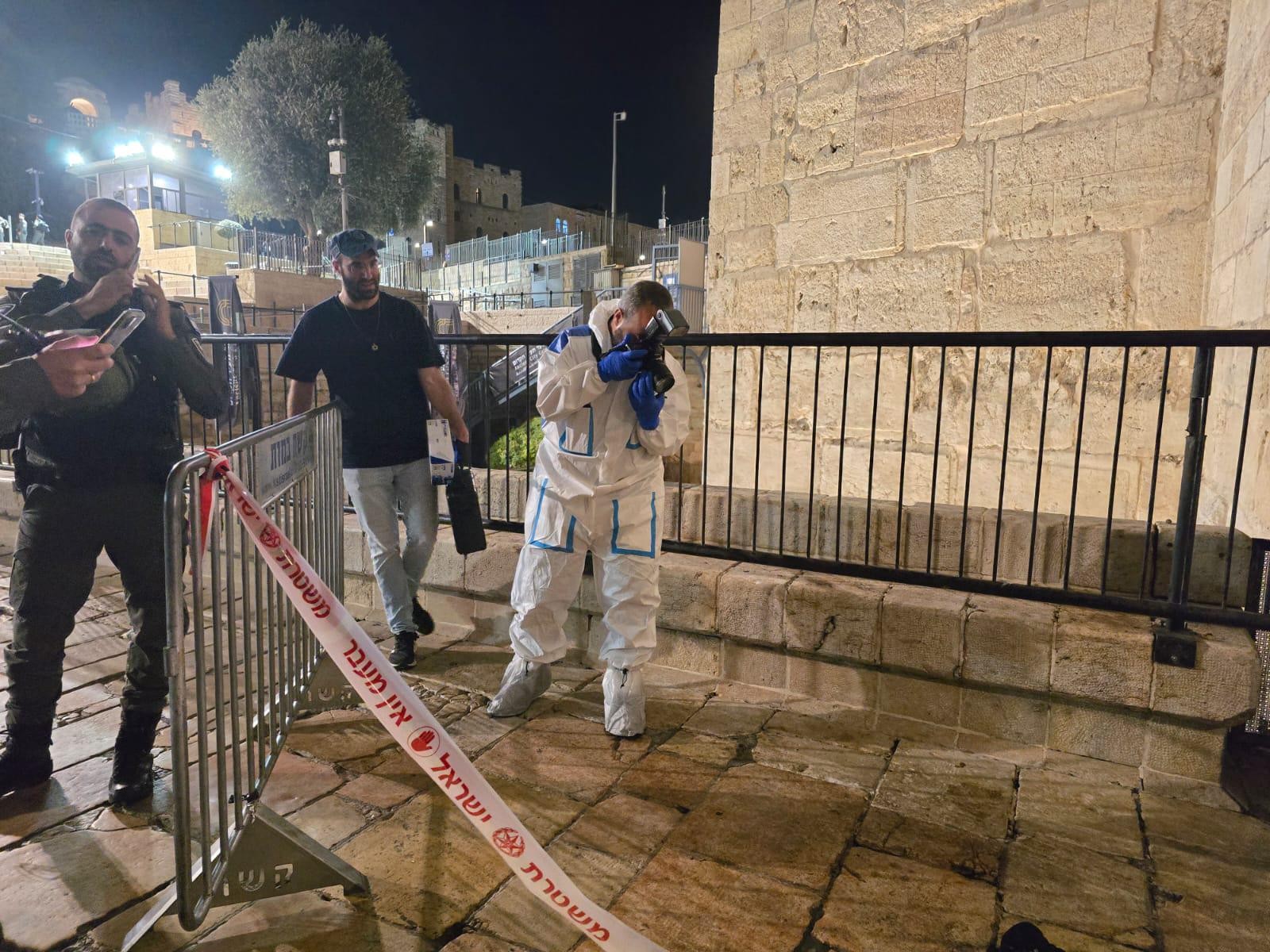דקר מאחור לוחם, נמלט ונוטרל - כל הפרטים על הפיגוע בשער שכם