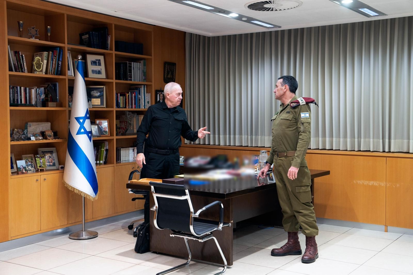 לפני ההתייעצות אצל רה"מ: השר גלנט והלוי מקיימים הערכת מצב