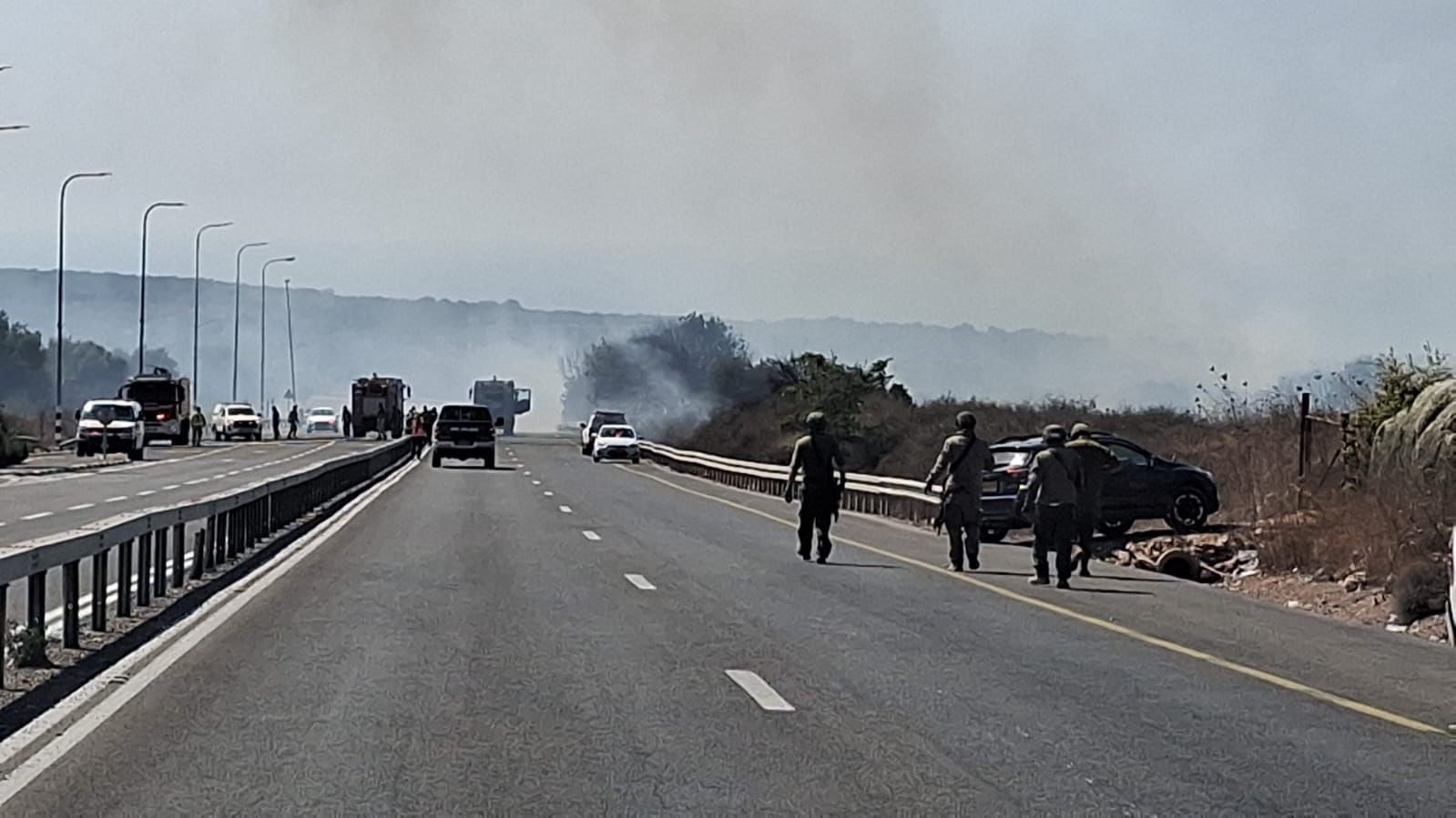 בגלל ירי רקטות: שריפה פרצה ליד מעלות סמוך לתחנת דלק | תיעוד