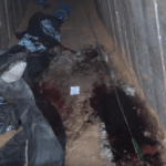 כתם דם גדול ובקבוקי שתן: תיעוד מהמנהרה בה נרצחו החטופים