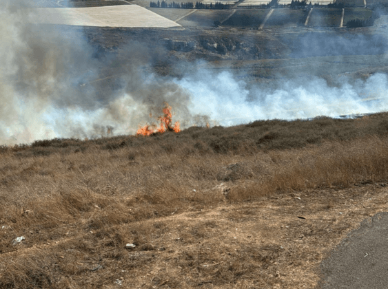 שתי נפילות ליד אביבים, שריפה פרצה במקום
