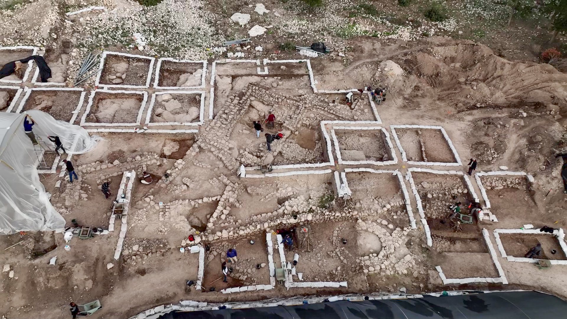 "אחד המקדשים הקדומים ביותר שהתגלו" נחשף בחפירות בבית שמש