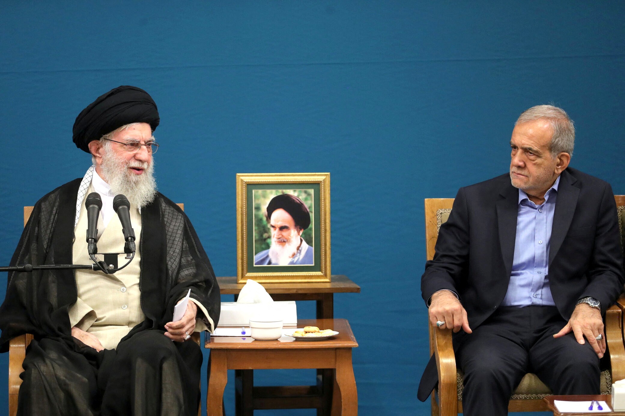 ההבדל בין התגובה של נשיא איראן לבין המנהיג העליון