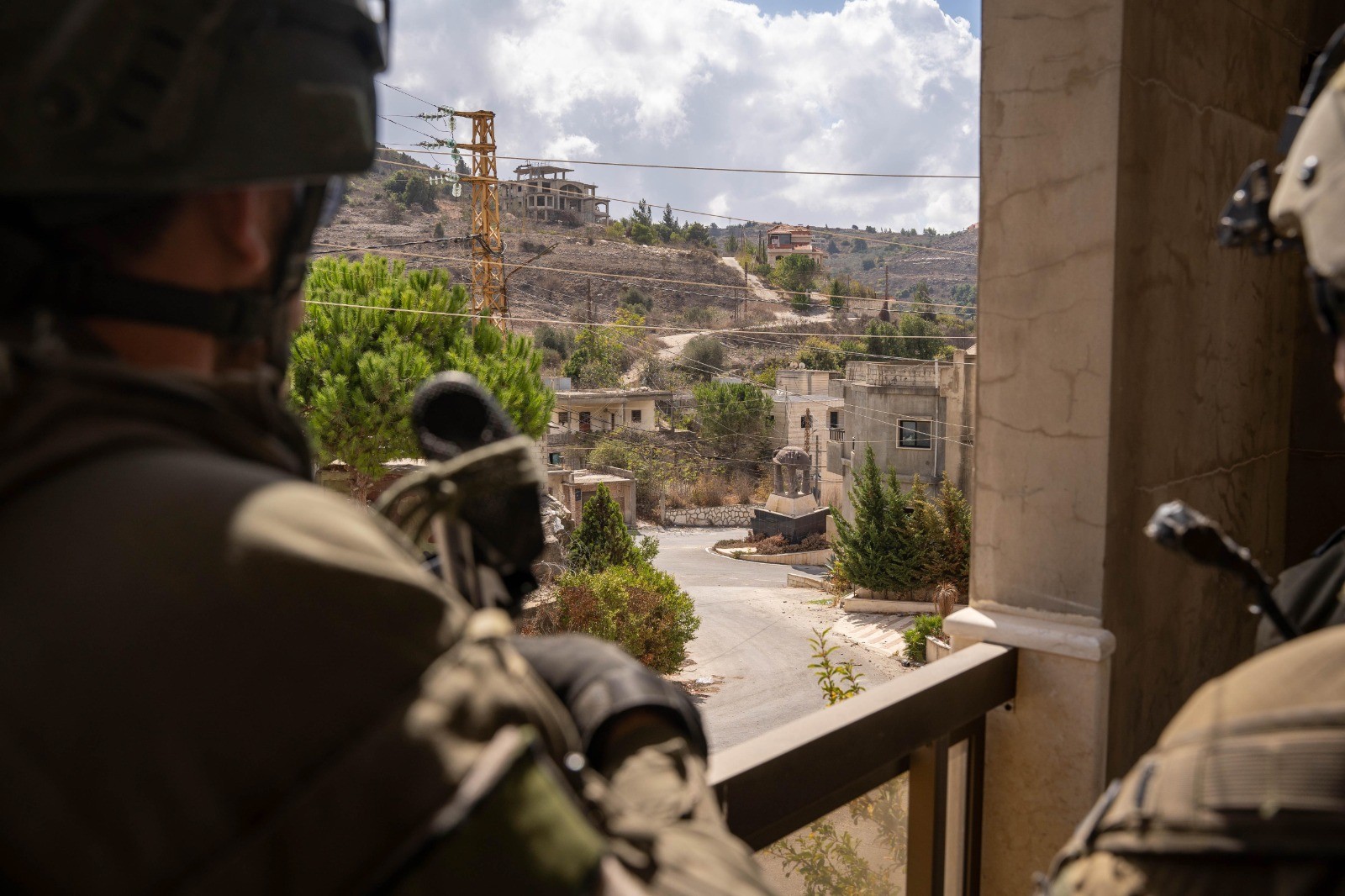 פעילות חטיבת הקומנדו והצנחנים בדרום לבנון | תיעוד ראשון