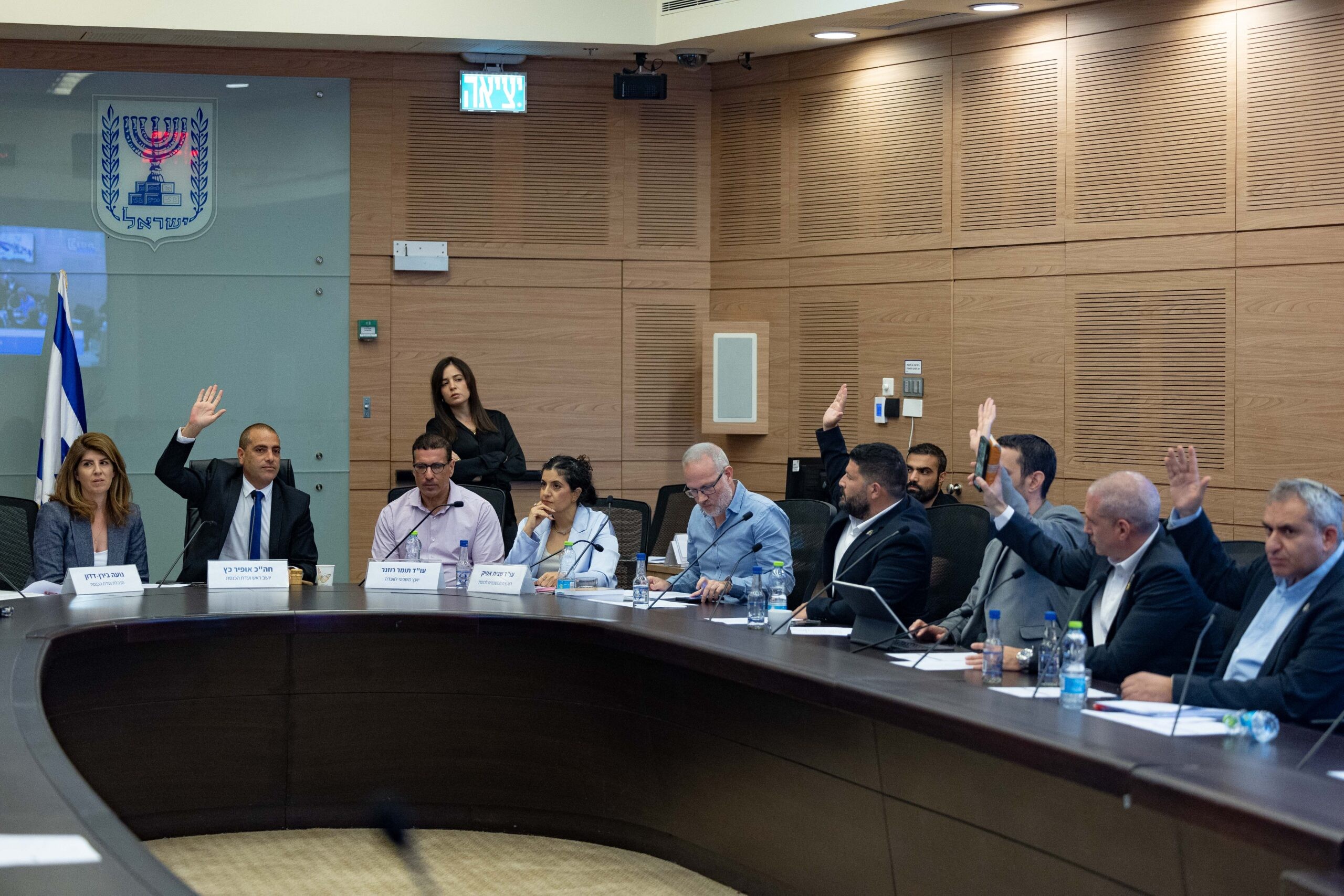 סערה בוועדת הכנסת בדיון על חוק גירוש משפחות מחבלים