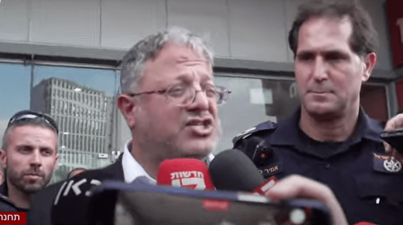 בן גביר בזירת הפיגוע: "להעביר את החוק לגירוש משפחות מחבלים"